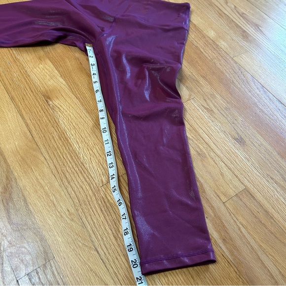 Zyia Lipgloss Metallic Capri Leggings Size 6/8 - Picture 4 of 8